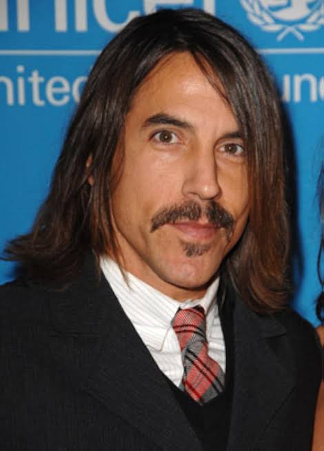 Red Hot Chili Peppers Frontman Anthony Kiedis Donates an Impressive $150,000 to a California Orphanage Home, Marking a Touching Moment of…